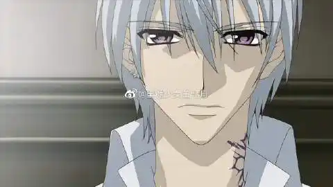 c  关注 蜜糖少女董七月  今天 00:10 来自 the loveliest in