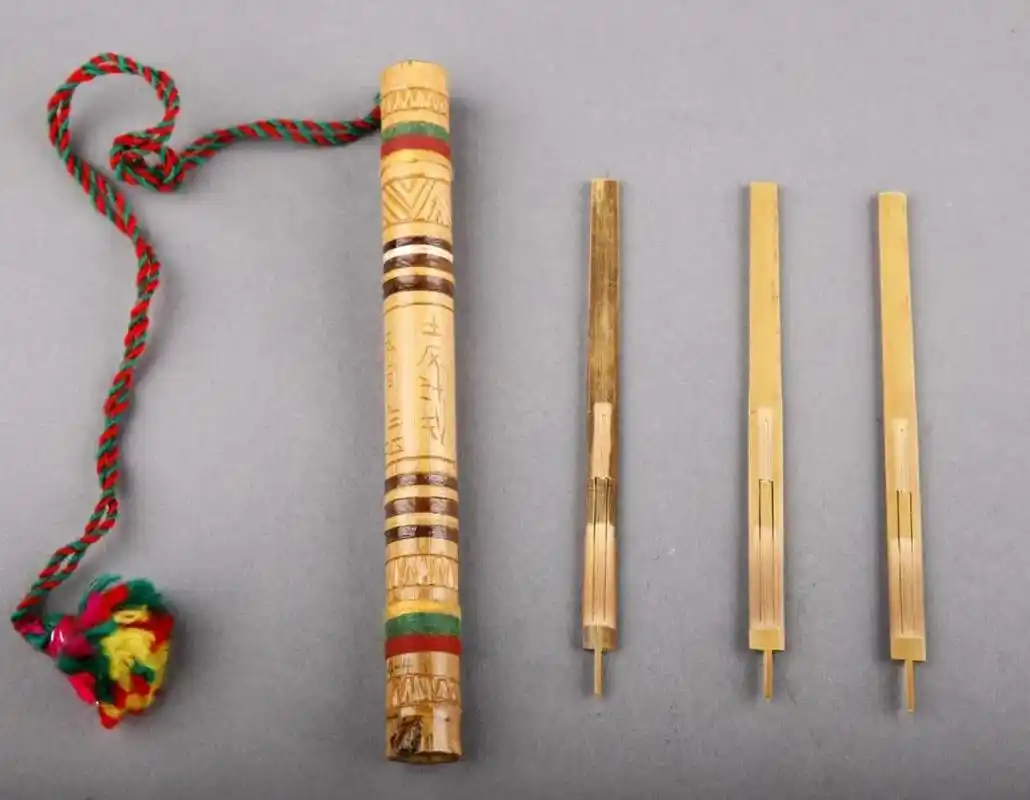 普米族口弦.(中国民族博物馆藏)