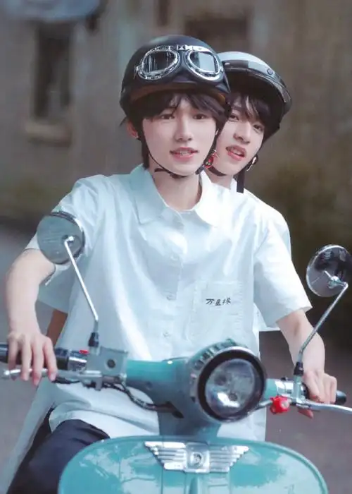 文轩#感兴趣的朋友可以在b站93宋亚轩刘耀文主演的校园小短剧《一