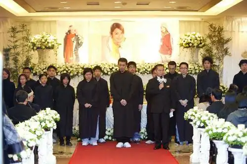 许玮伦遗体火化 朋友男友相送父母哭断肠(心痛,可惜)