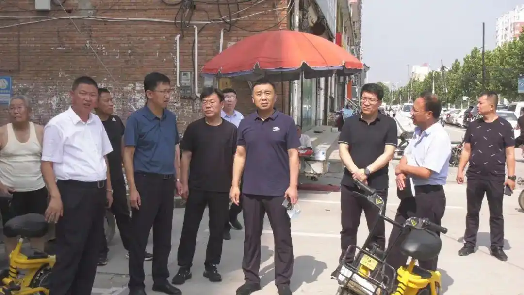 靳军督导检查县城区私搭乱建违章建筑专项整治工作