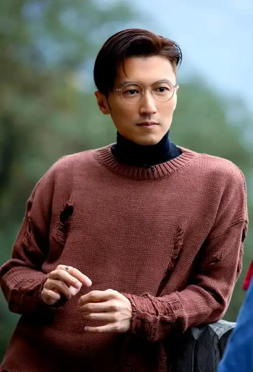 谢霆锋献唱《中国好声音》总决赛,助力学员展风采