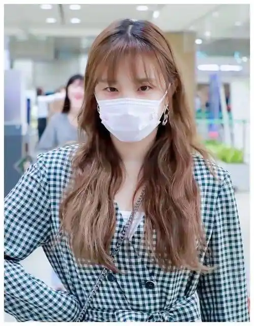 有种"毁容"叫宋雨琦不画眼妆,眼睛小到豆点大,粉丝都认不出!