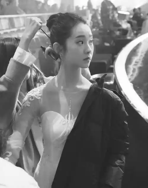 张艺凡时代峰峻二公主气质干净纯粹简直就是仙女下凡标配