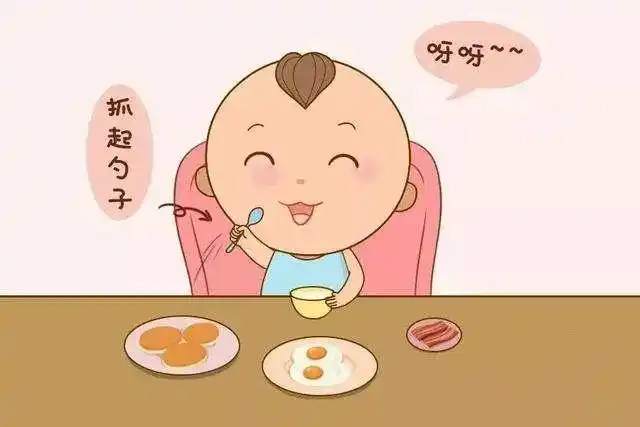 宝宝自主吃饭的黄金期,错过了父母会很苦,以后要追着喂饭了!