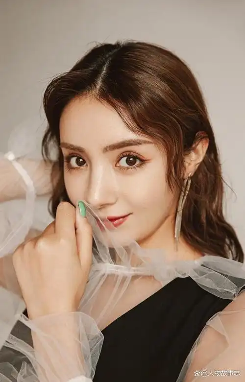 新疆十大美女明星,个个都是盛世美颜!