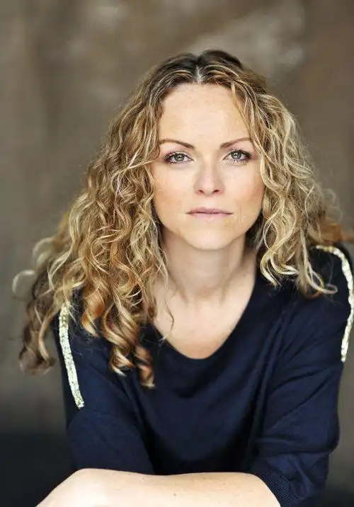 安娜-露易丝·普拉曼 anna-louise plowman的图片