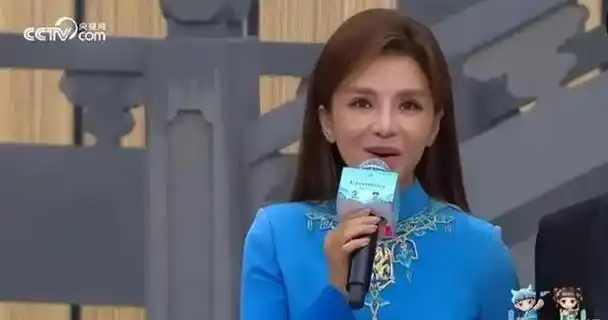 朱迅的身影,哎,变得稀罕了,记得以前《幸福账单》多火啊,现在悄悄就没