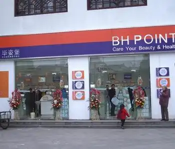 南京,桂林等城市发现,那些因开店时间早而获得核心竞争力的专卖店