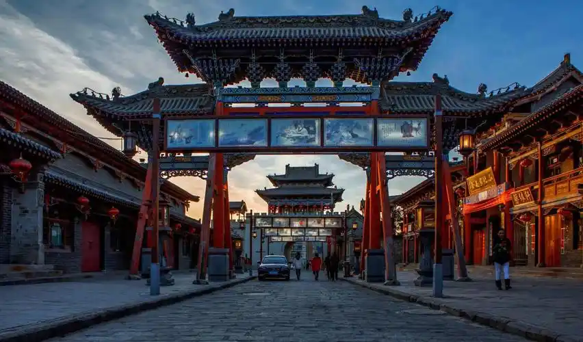 湟源排灯点亮河湟文化发展"追光"路__财经头条