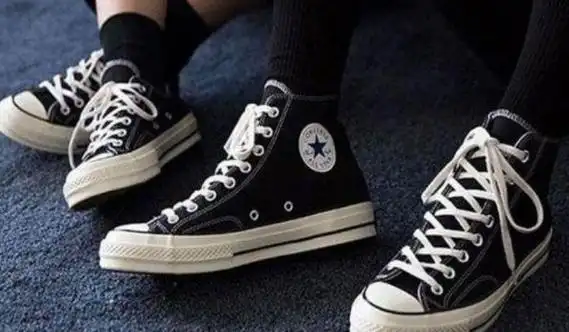 帆布鞋怎样绑鞋带最好看 漂亮的系鞋带方法