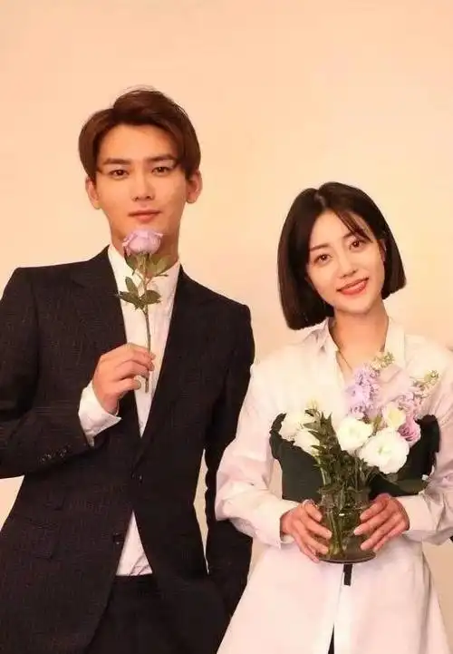 熊梓淇李溪芮半夜发微博晒合照李溪芮本人回应恋情公开