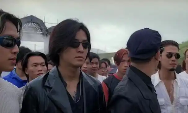 其中影片里郑伊健饰演的陈浩南,张耀扬饰演的乌鸦等角色,更是让人过目