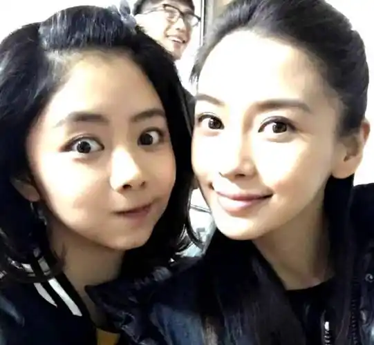 angelababy谭松韵早期同框_微微_时期