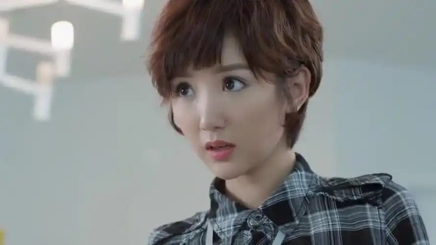 小仙女撩热剧      #微微一笑很倾城#  毛晓彤被人捉弄先是被撒