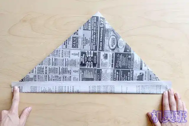 怎么用报纸简单折纸彼得潘帽子(步骤图解)