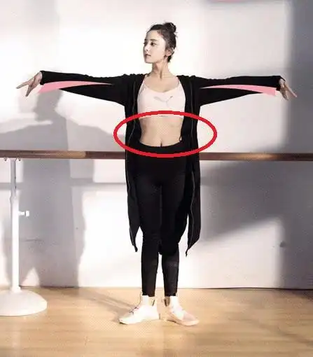 古力娜扎真是太瘦了,肚子上的肋骨都清晰可见了