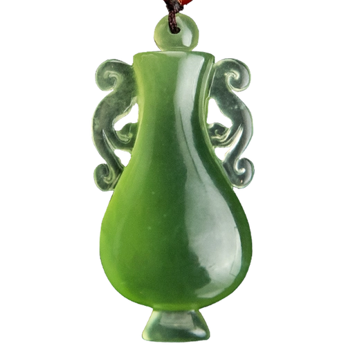 岫岩玉是出产于辽宁岫岩县的一种天然玉石,不仅种类多样,颜色也是非常