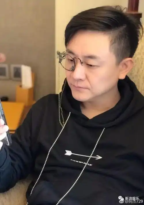 凭声音就能圈粉?配音演员也能进击当偶像_yos云|一家专业做国内免备案