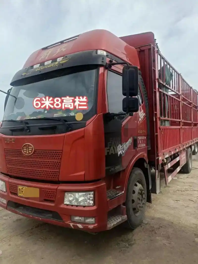 8米高栏货车,六缸机器,八档变速箱,发动机240