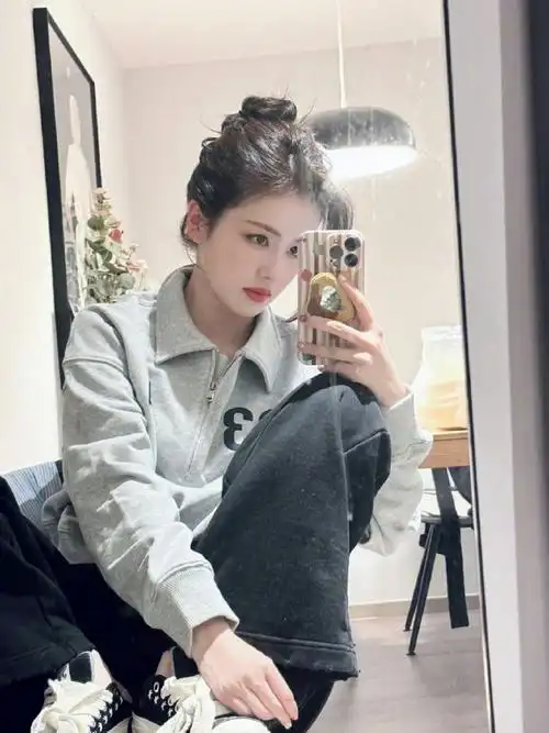 白鹿晒素颜自拍照##白鹿晒日常照#94可爱宝贝04来分享日常啦搜照