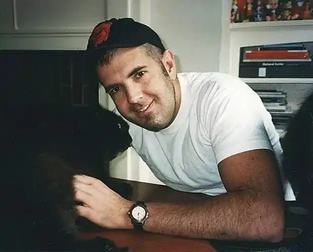 艾滋病去世后他的身体化为一地糖果