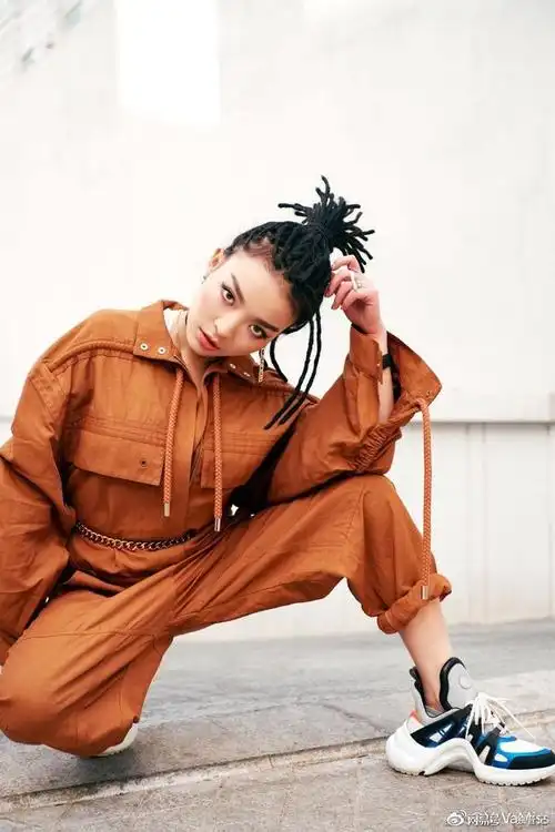 当晚,说唱歌手vava获得"最佳说唱歌手"一奖.