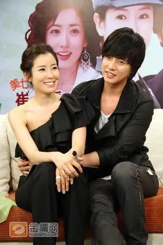 李泰兰与朴海镇宣传韩剧《传闻中的七公主》.(图/金鹰网)