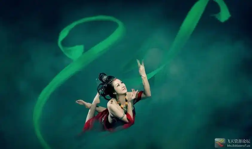 飞天超仙的美女