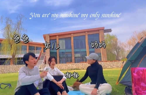 慢慢长大的李昕融也越来越有气质,现在才12岁的她身高已经1.