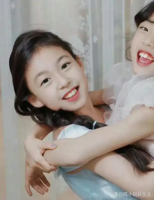 当年那个小泡芙已经长大咯 ,漂亮!