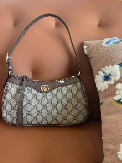gucci新款腋下包