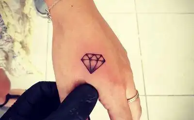 21张手上虎口钻石纹身图案