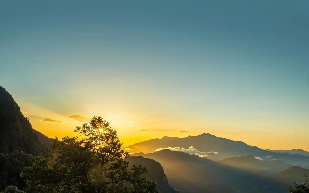 唯美迷人的日出景色