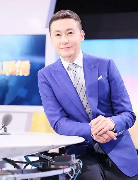 央视财经频道主持人姚雪松高清图集姚雪松,中央电视台财经频道主持人