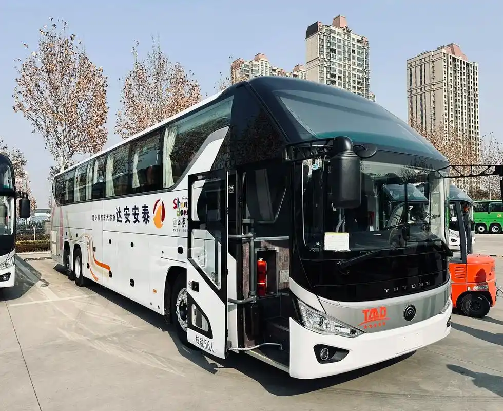 本公司新上宇通6137公路之王  全新56座客车  底盘升降 - 抖音