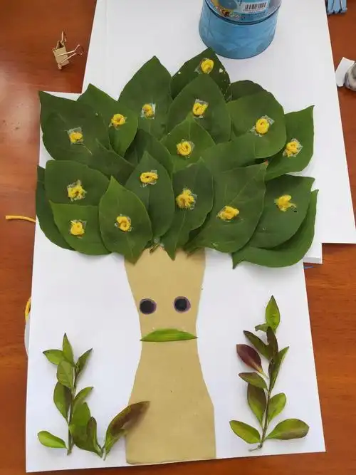手工树叶粘贴画树叶粘贴画骄傲的公鸡树叶贴画儿童作品精选幼儿园秋天