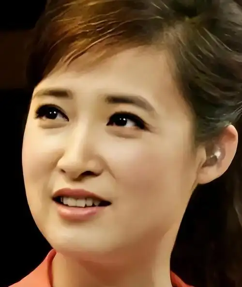 回顾主持人桑晨爷爷是知名导演桑夫21岁进央视工作30年零失误