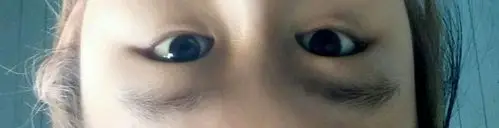 是这种吧眼尾上翘