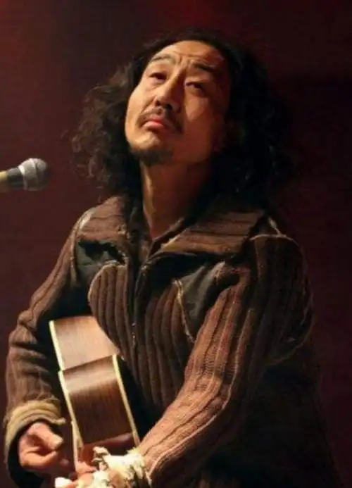 歌手赵牧阳个人资料 赵牧阳长头发照片 - 歌词译