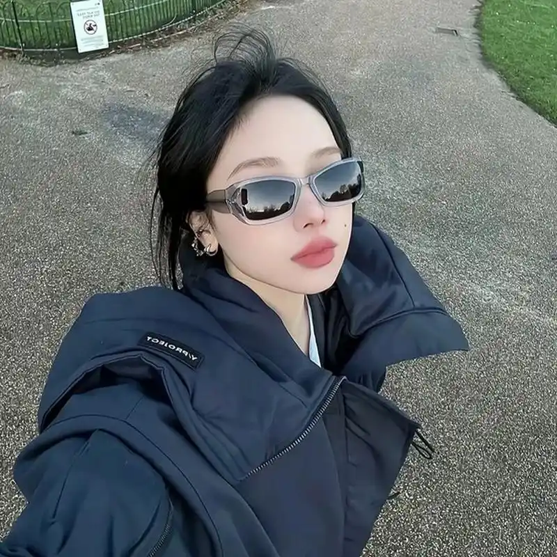 戴墨镜女头像 戴墨镜女头像