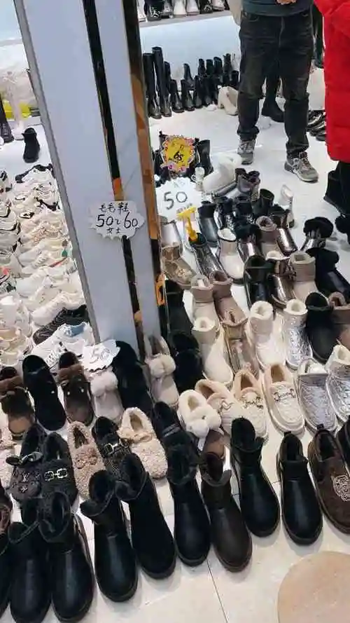 银河鞋城-"汉正街大兴路卖鞋一条街,跟同事一起去的,.