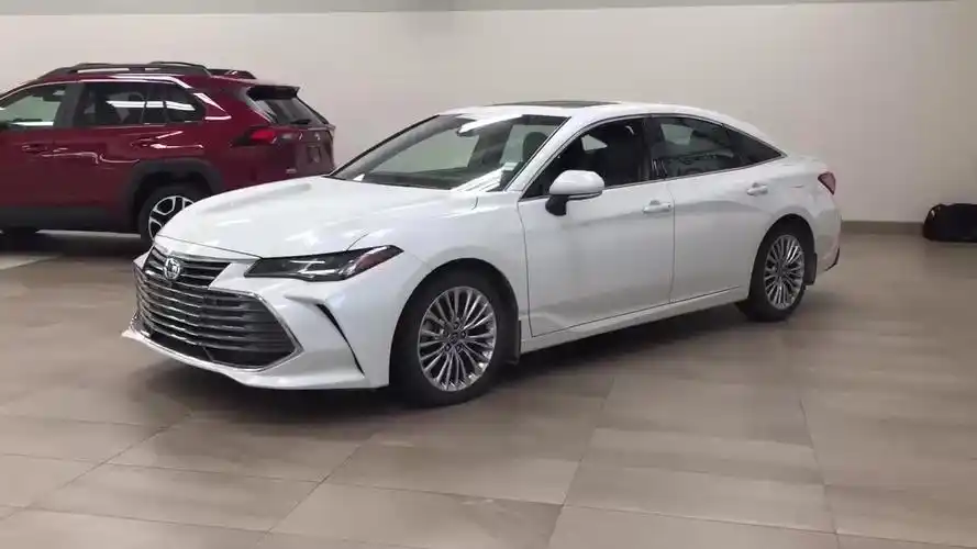 2021款丰田亚洲龙豪华版到店实拍,太漂亮了,买不买自己做个参考