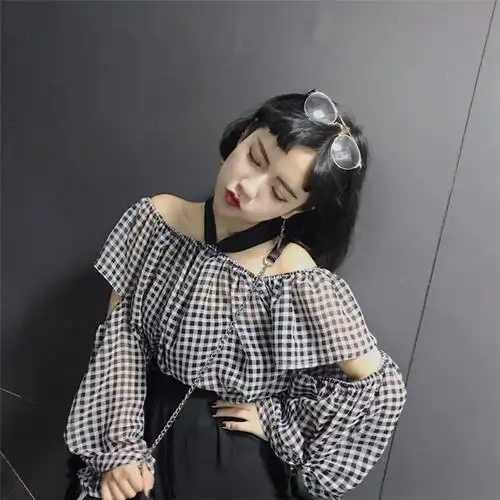 快手小不点杨清柠同款挂脖绑带拼接镂空喇叭袖格子露肩衬衫薄上衣