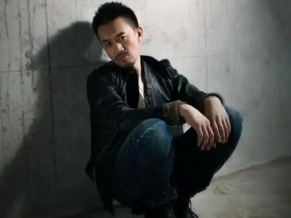 王学兵因吸毒被抓仅拘17天获释 演员张博吸毒行为供认不讳