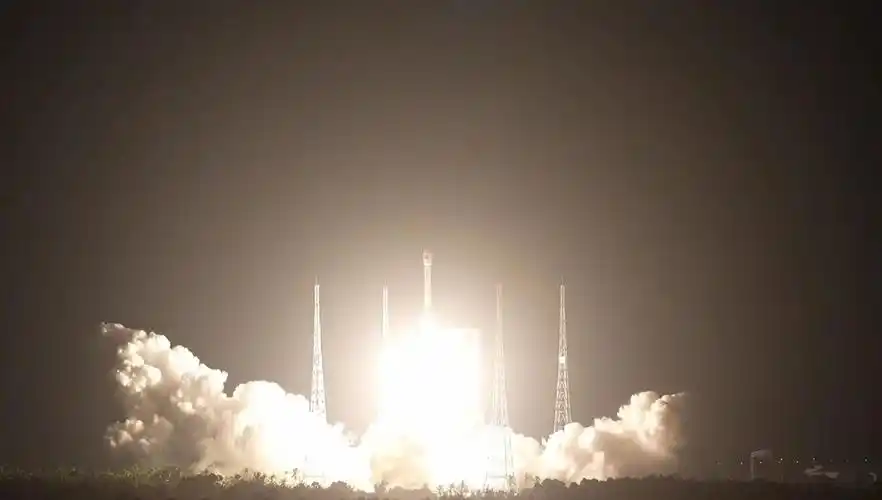 长七a火箭点火起飞