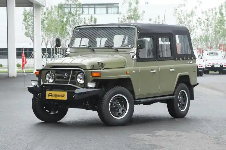 北汽制造bj 212战友版来袭,气势不输坦克300,你会选择购买吗?