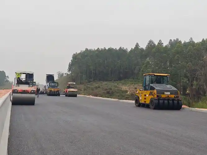 银洲湖高速项目稳步推进5标段及6标段预计6月完成路基路面工程