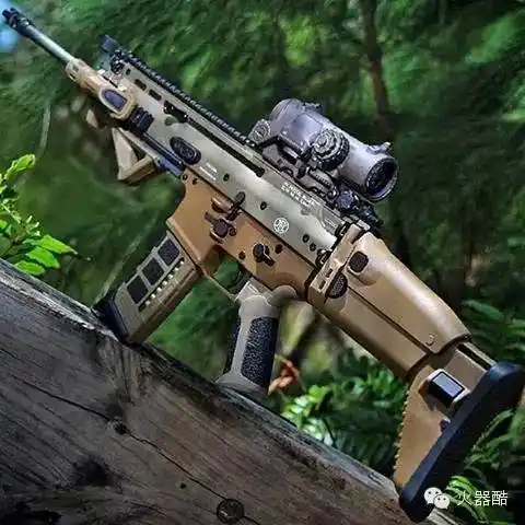 俊朗刀疤男fnscar突击步枪