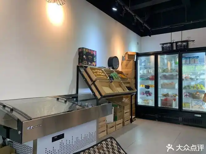 果集鲜果奶茶五爱店